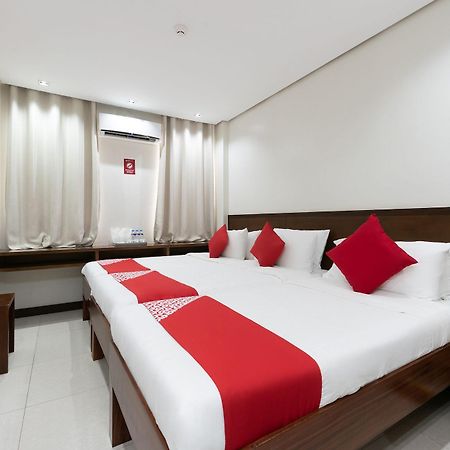 West Makati Hotel マカティ エクステリア 写真