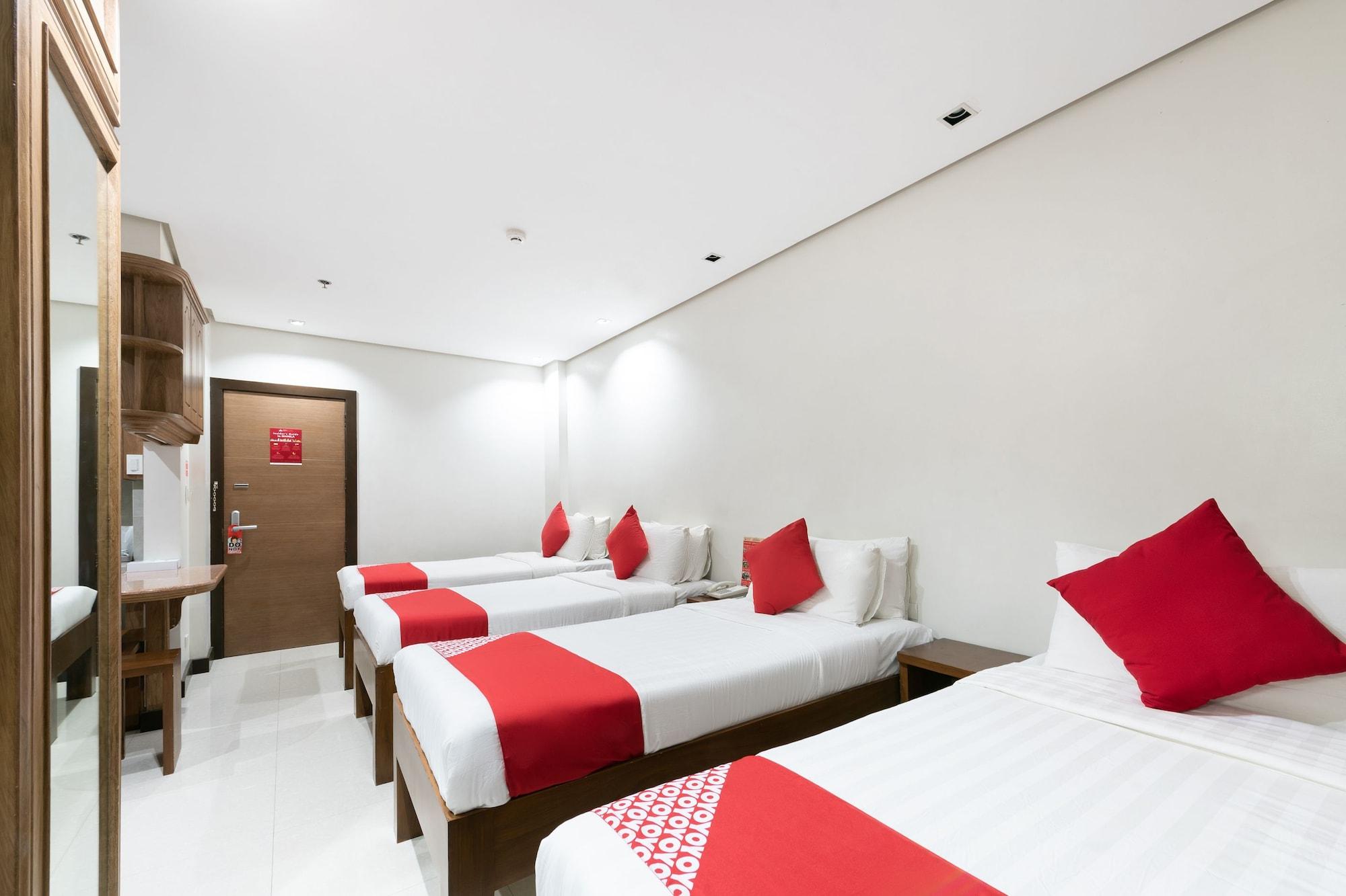 West Makati Hotel マカティ エクステリア 写真