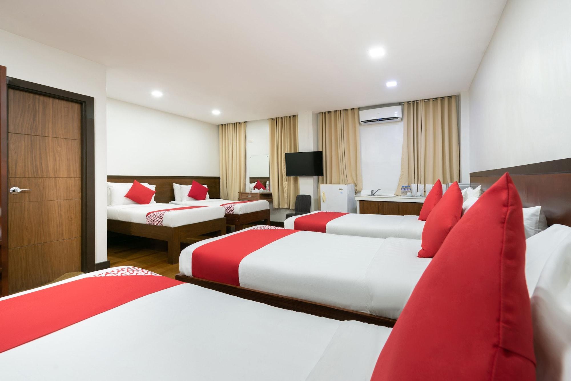 West Makati Hotel マカティ エクステリア 写真