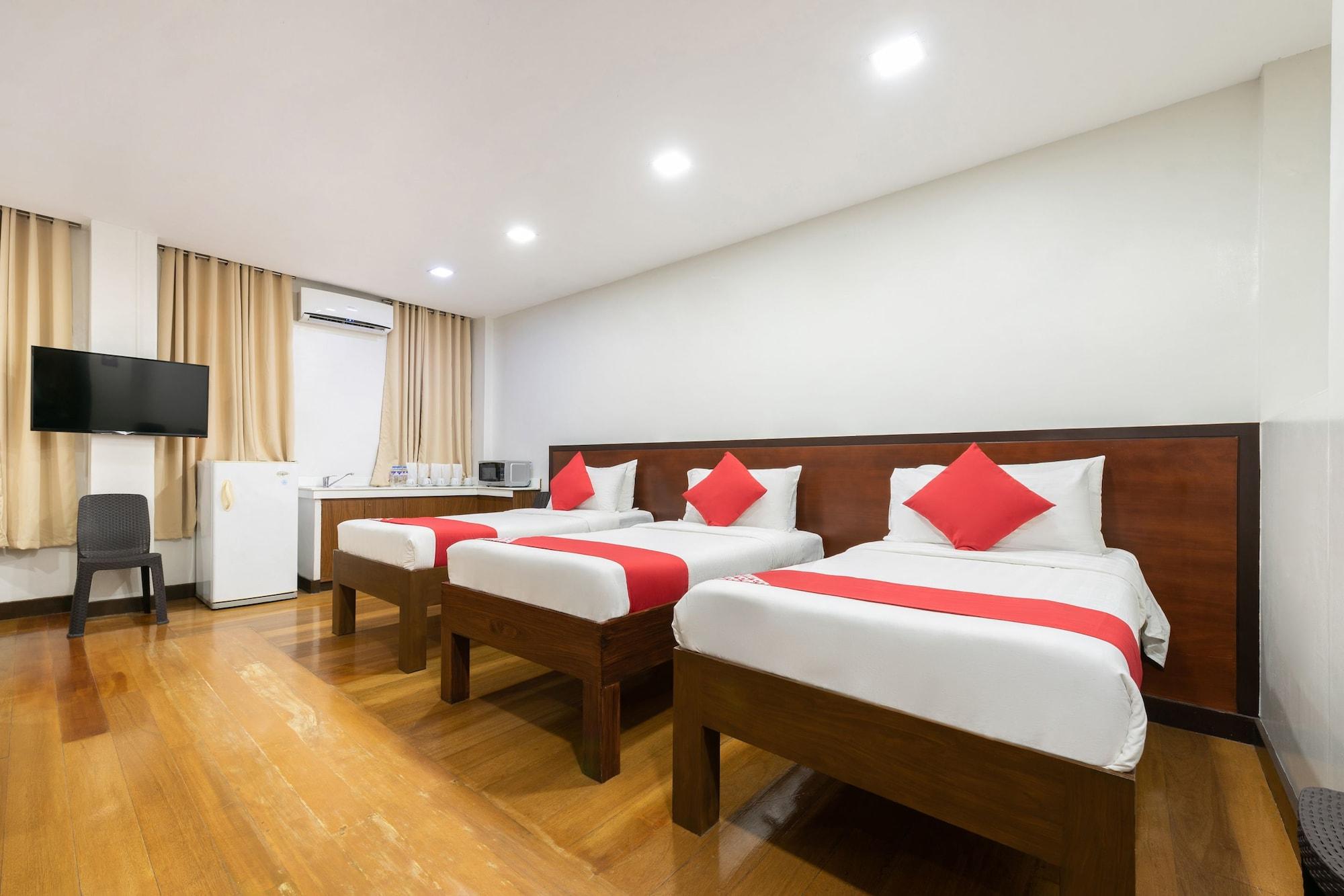 West Makati Hotel マカティ エクステリア 写真