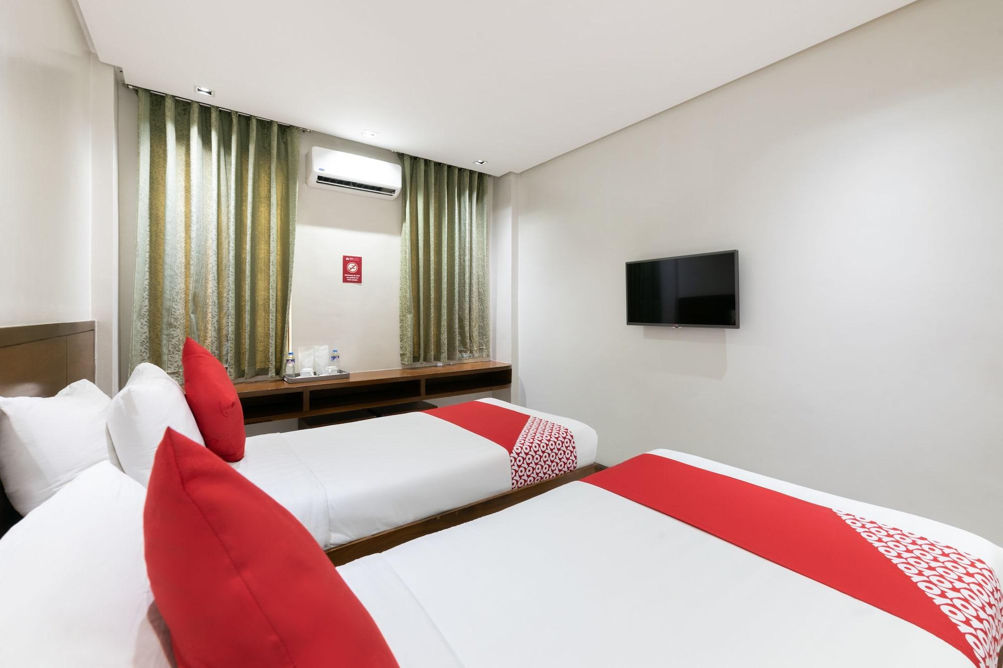 West Makati Hotel マカティ エクステリア 写真