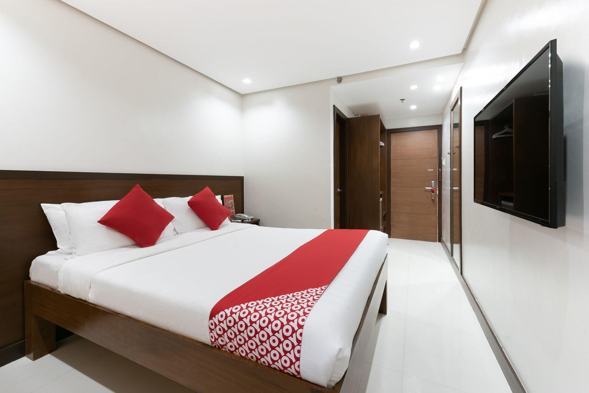 West Makati Hotel マカティ エクステリア 写真