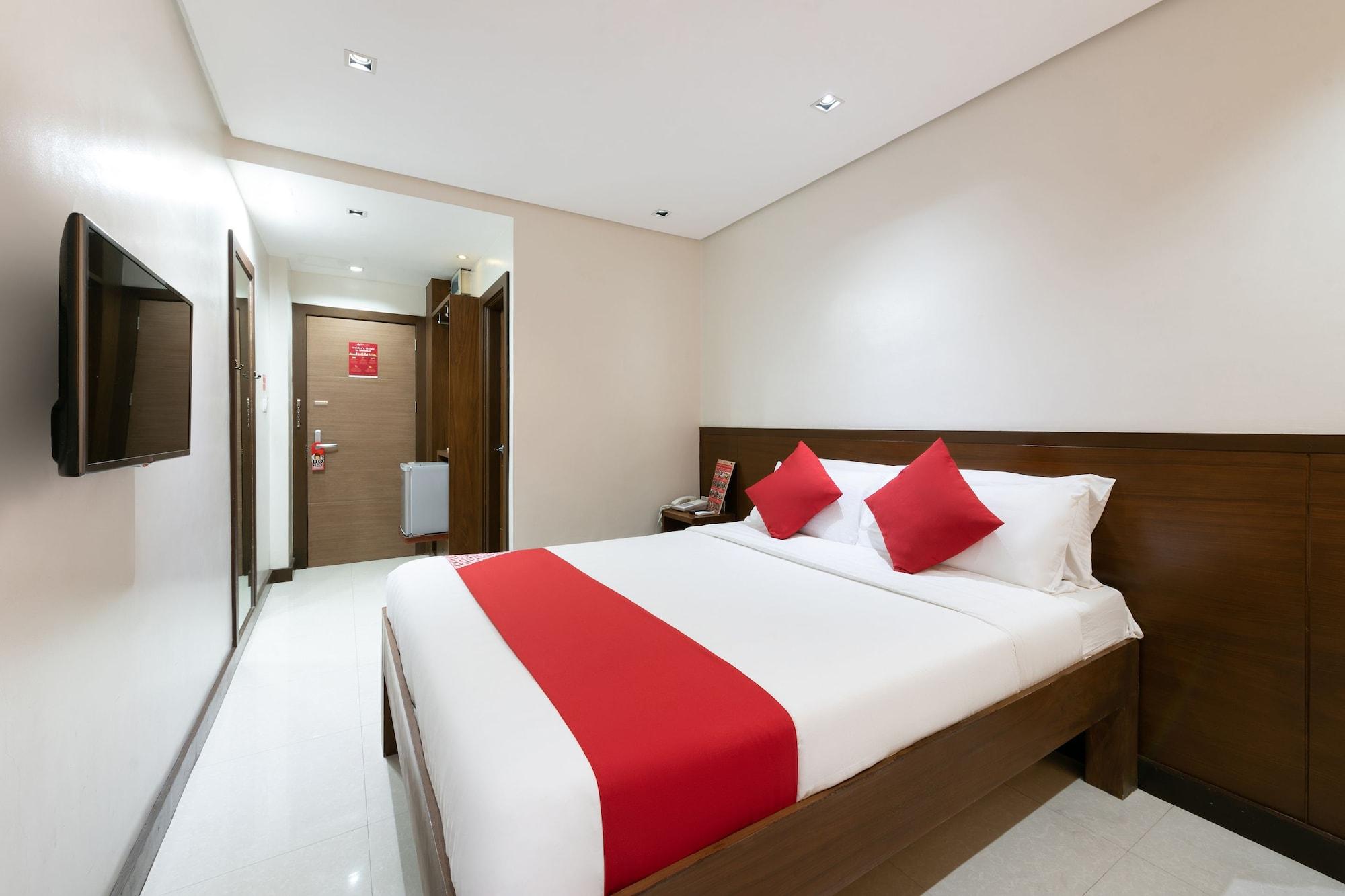 West Makati Hotel マカティ エクステリア 写真