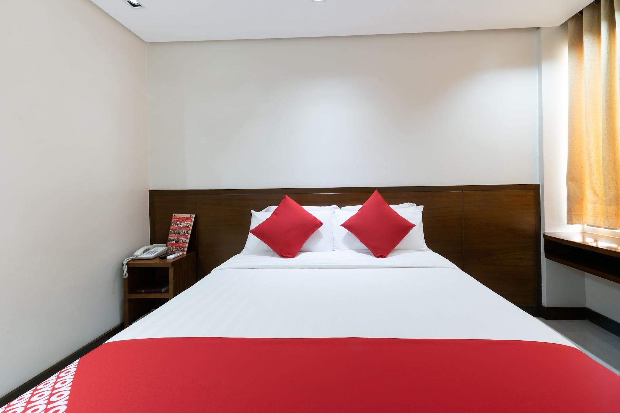 West Makati Hotel マカティ エクステリア 写真