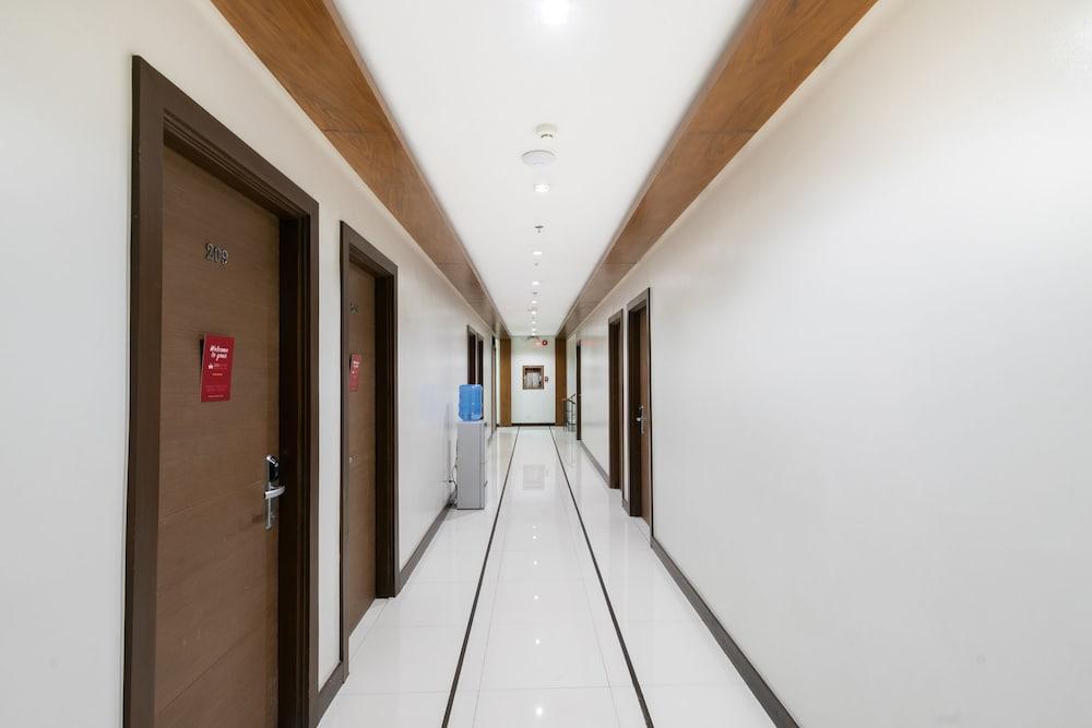West Makati Hotel マカティ エクステリア 写真