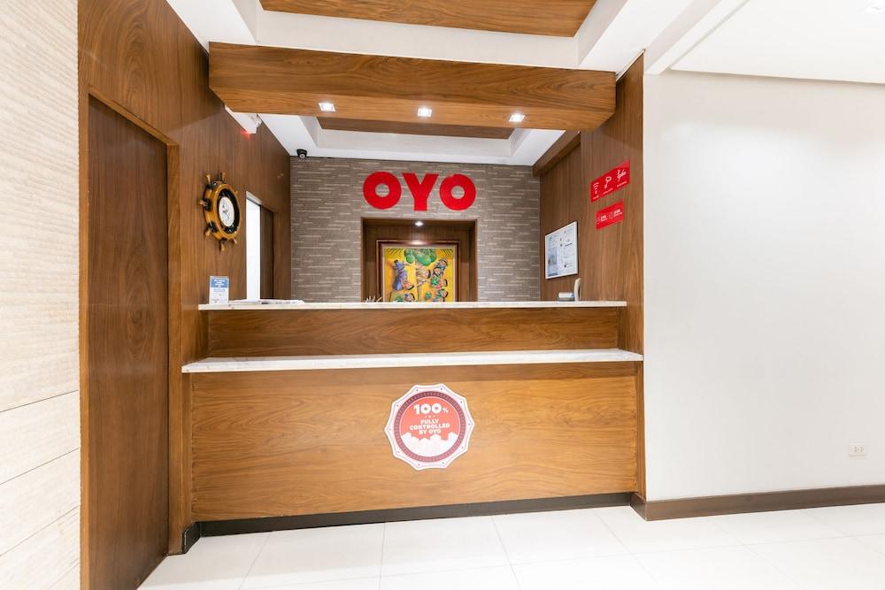 West Makati Hotel マカティ エクステリア 写真