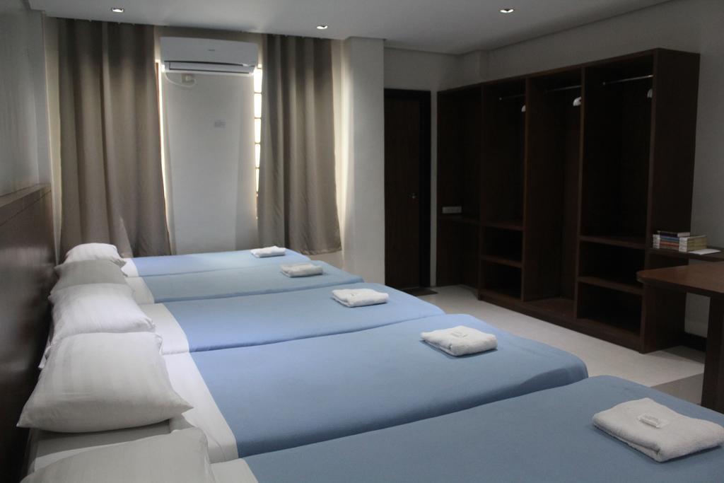 West Makati Hotel マカティ 部屋 写真