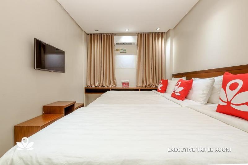 West Makati Hotel マカティ エクステリア 写真