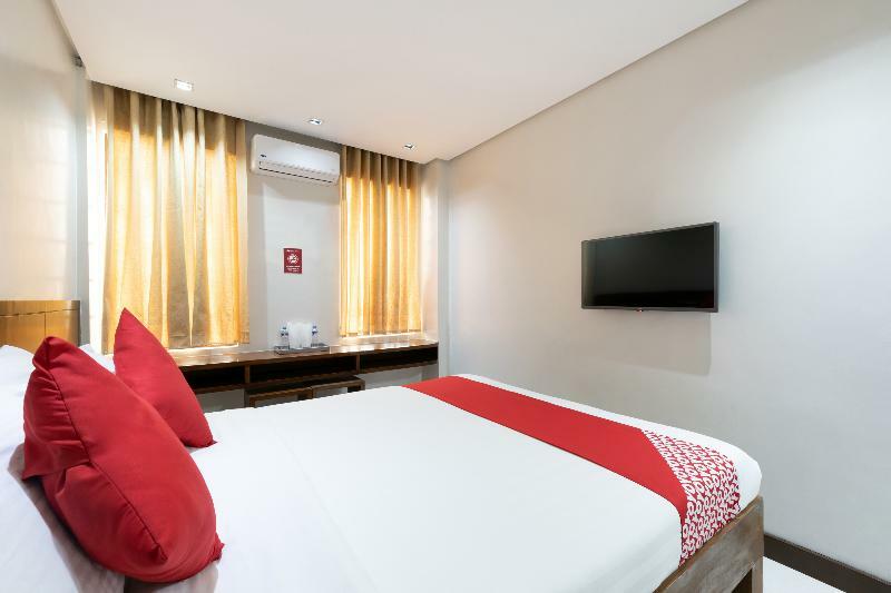 West Makati Hotel マカティ エクステリア 写真