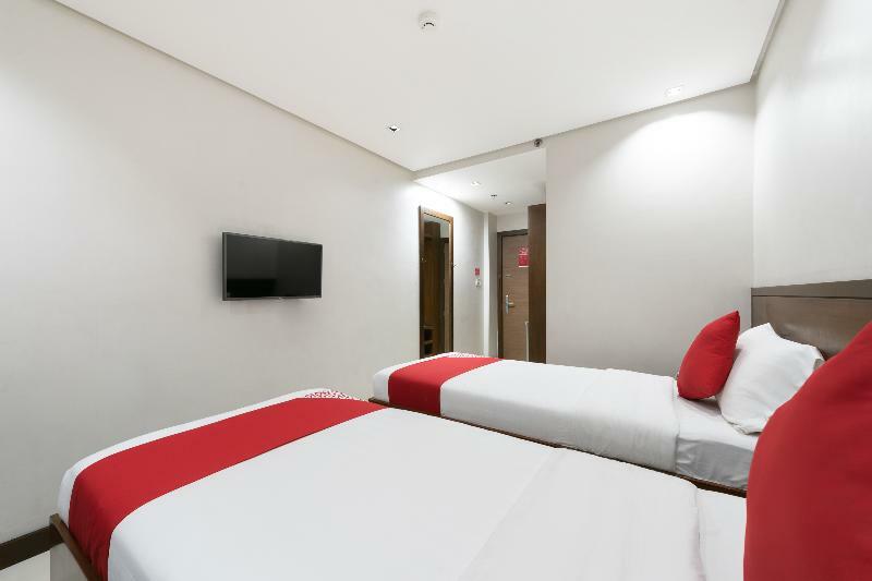 West Makati Hotel マカティ エクステリア 写真